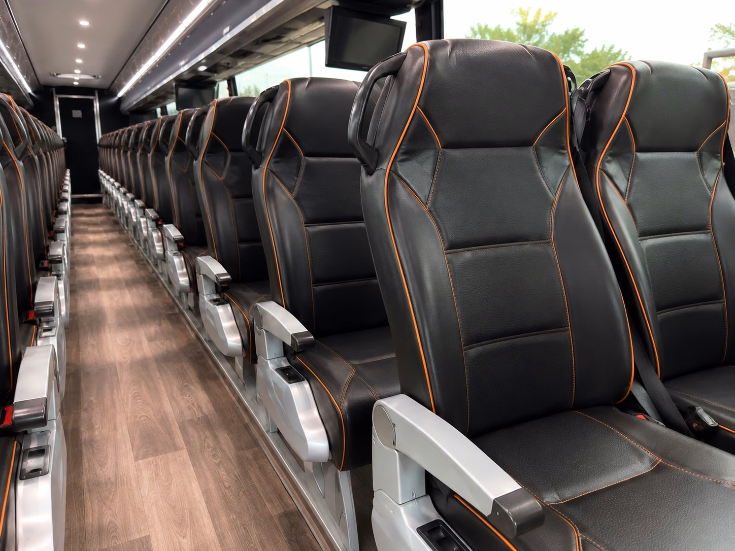 charter buses and party buses for uncw seahawks games in wilmington