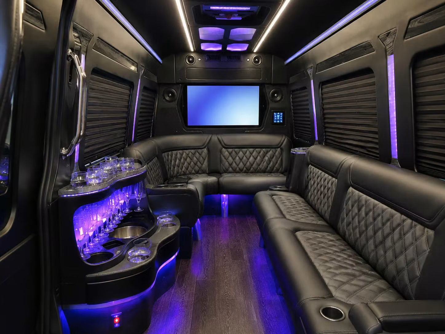 charterbuswilmington com makes airport shuttle transportation to ilm fast and reliable